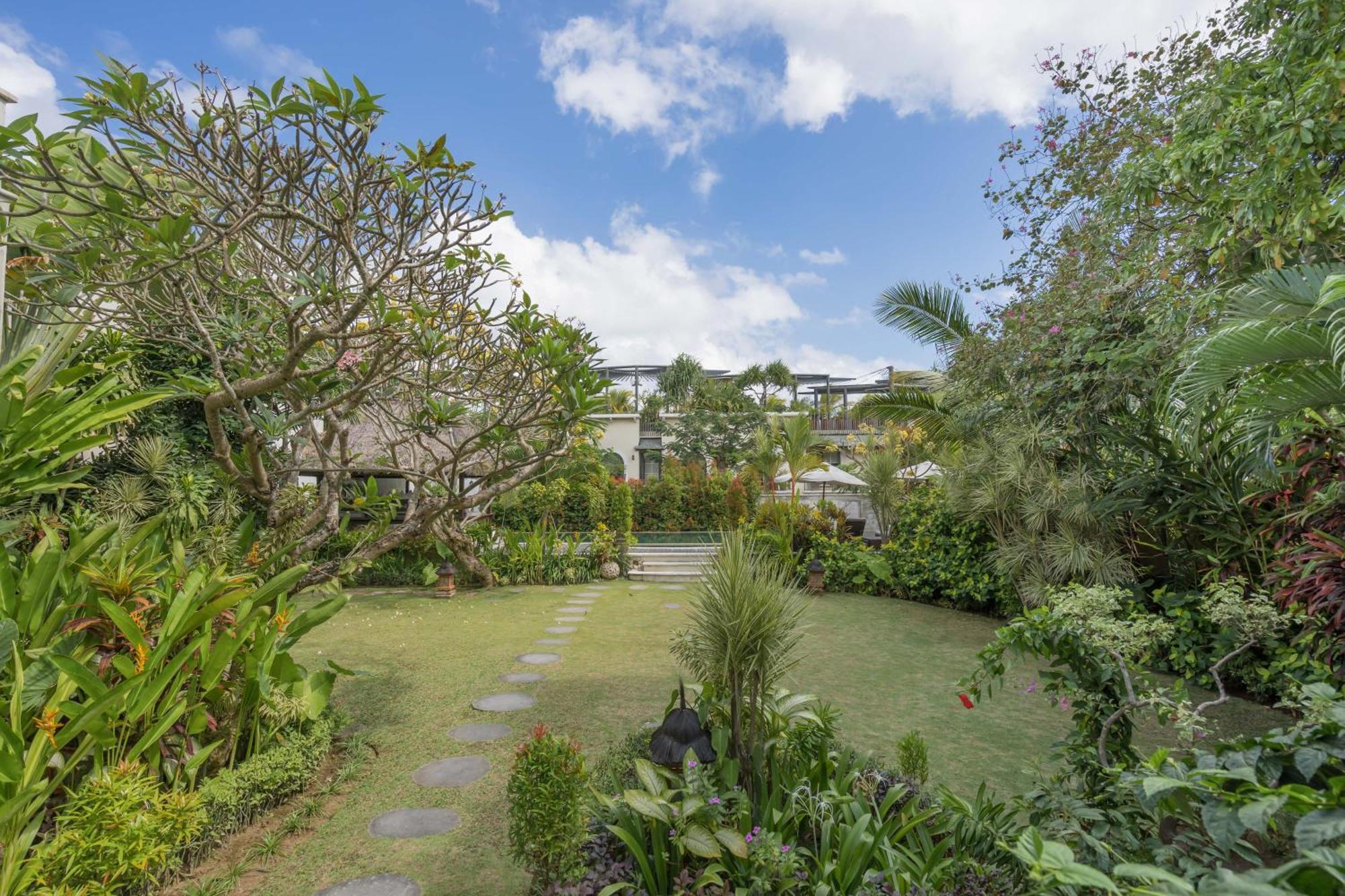Villa Kaira Estate Canggu Exteriör bild